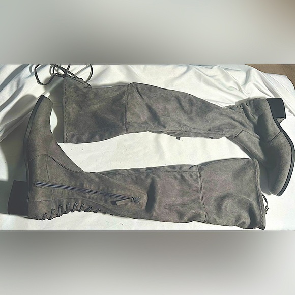 CHARLES BY CHARLES DAVID Gammon Gray Western Over-The-Knee Cowboy Boot Size 8.5 - Picture 1 of 11